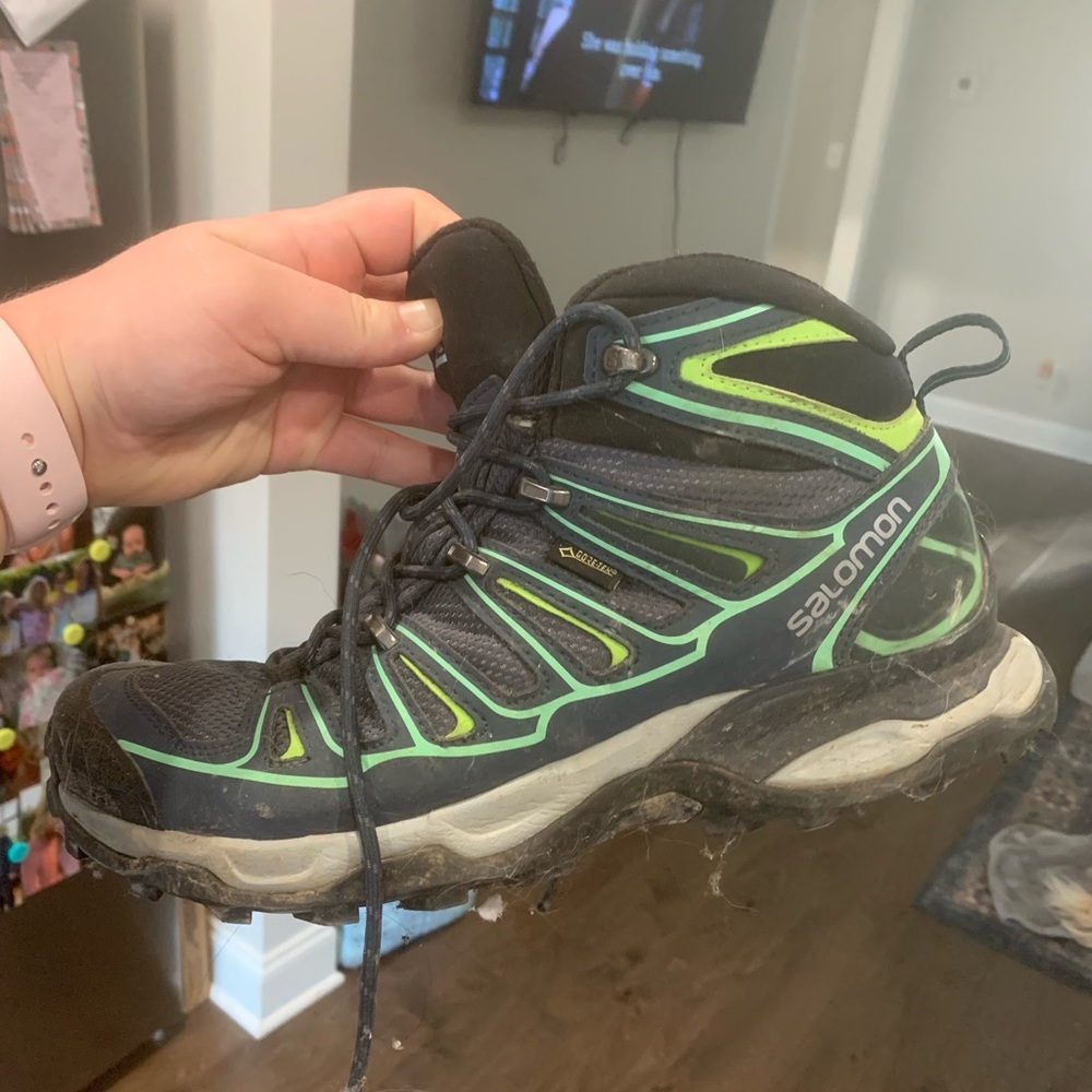 Salomon women’s hiking shoes